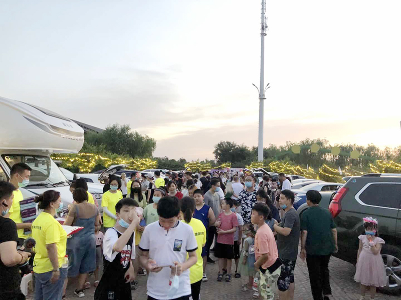 夏令營挑戰地攤經濟，覽眾房車不一樣的活動