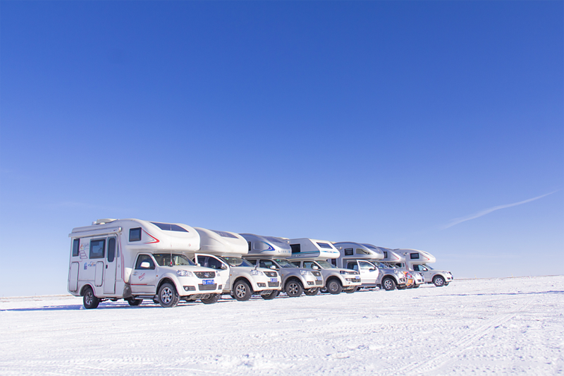 踏雪前行，房車(chē)也能雪地越野