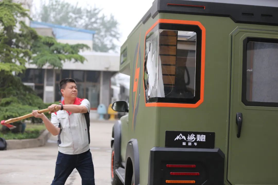 砸掉山海炮旅居車，覽眾房車究竟在搞什么？