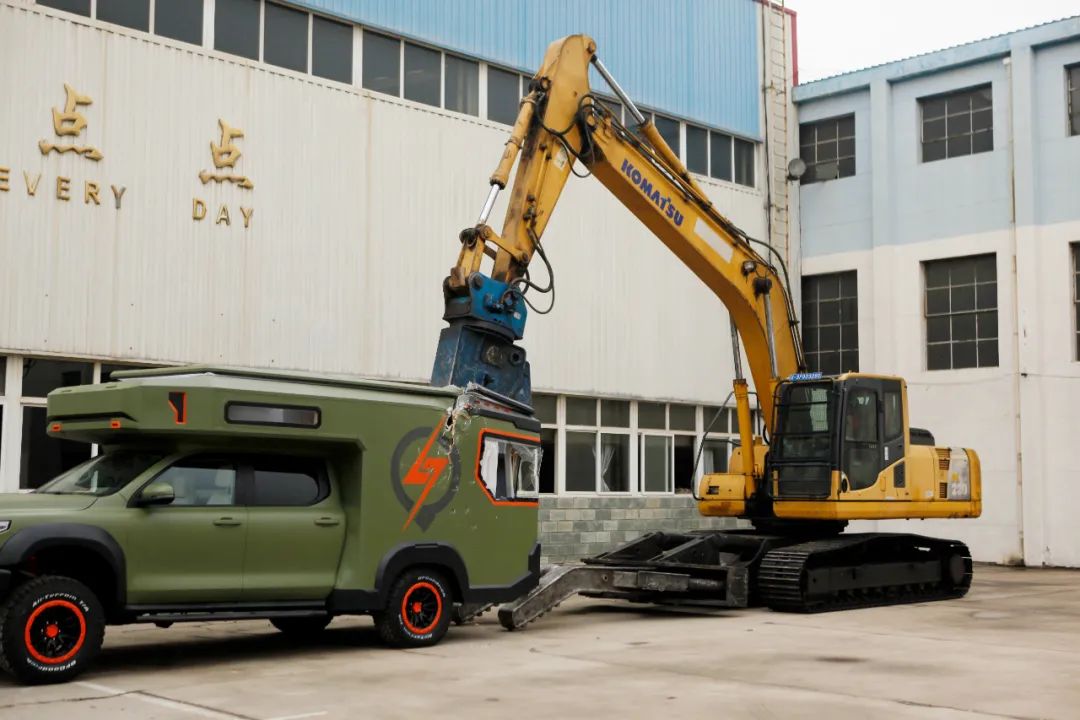 砸掉山海炮旅居車，覽眾房車究竟在搞什么？